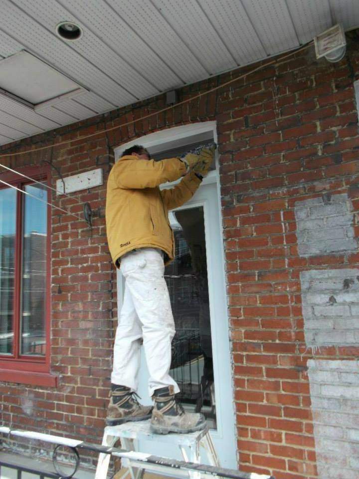 Pose de porte extérieure Laval 
